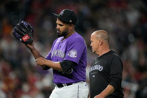 Rockies German Marquez departs game with apparent arm injury